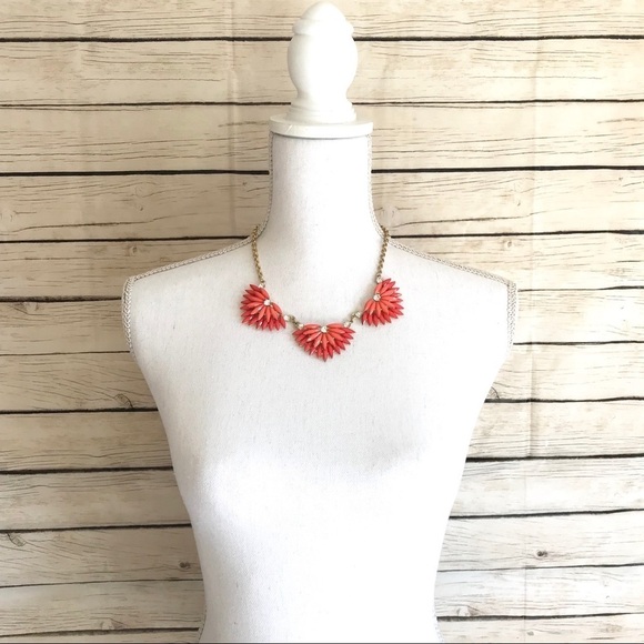 💸Gold and Orange Statement Necklace - Picture 3 of 4